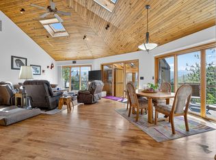 899 Timberlake Dr, Ashland, OR 97520