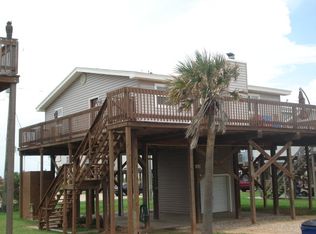 110 Nesmith Pl, Surfside Beach, TX 77541