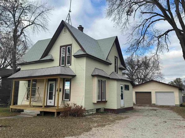 115 13th Ave, Charles City, IA 50616