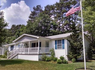 1 Royal Oak Dr, Cream Ridge, NJ 08514