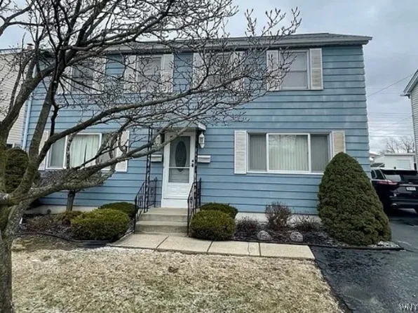 61 Patricia Ln, Cheektowaga, NY 14227