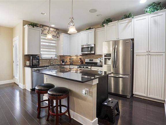 3rd image of 1008A Sugaree Ave