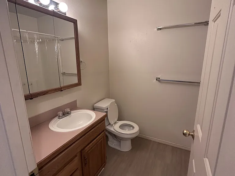 5261 Brooklyn Ave NE #202 — Photo 15