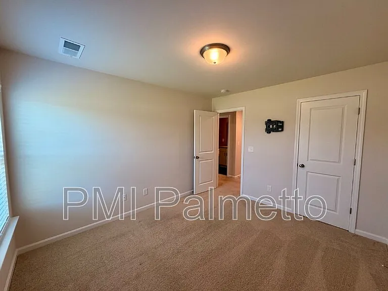 1074 Cornelia St — Photo 19