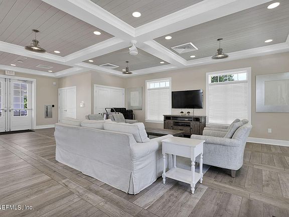 5th image of 707 BLIND OAK Circle