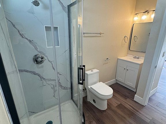 4th image of 143 E 1st St #1/2