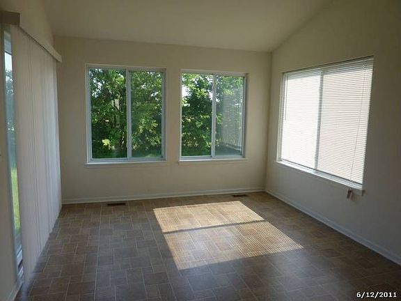 4th image of 2356 Amsterdam Cir