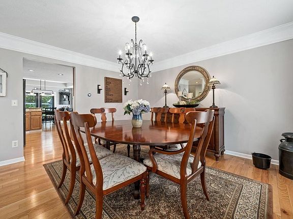 4th image of 119 Timber Oak Dr