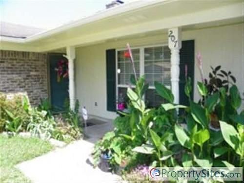 2nd image of 207 Lawndale St