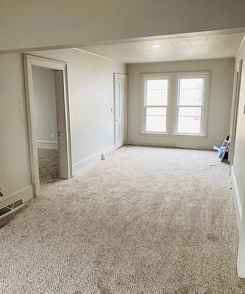 527 Merritt Ave #2 — Photo 10