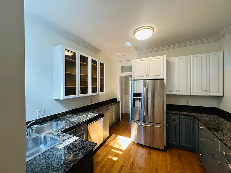 1259 Lombard St — Photo 3