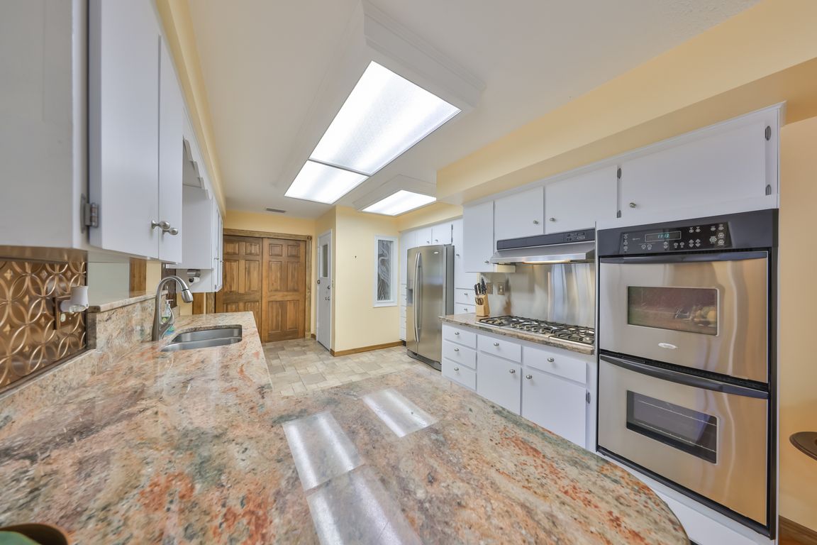 next background image