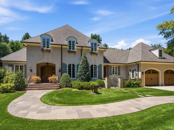 5 Puritan Place, Huntington, NY 11743