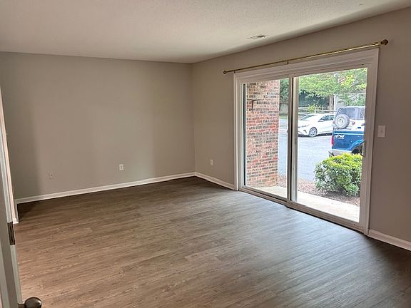 5th image of 1114 Maiden Ln APT 1