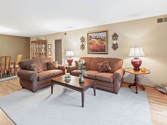 2nd image of 9520 S 86th Ave APT 109