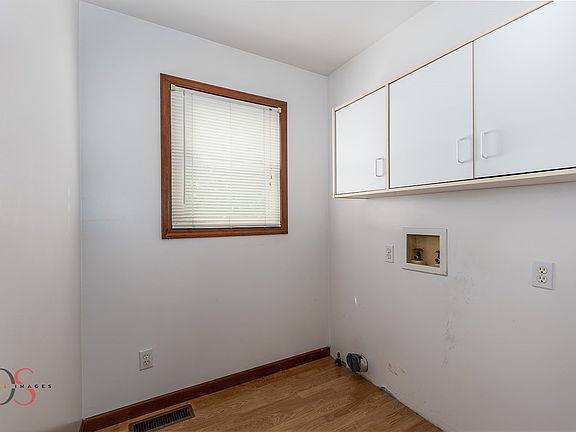 5th image of 215 Desoto St