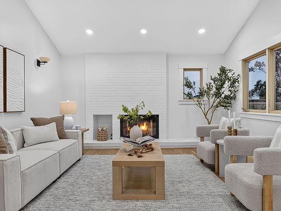 3rd image of 440 Farallon Ave
