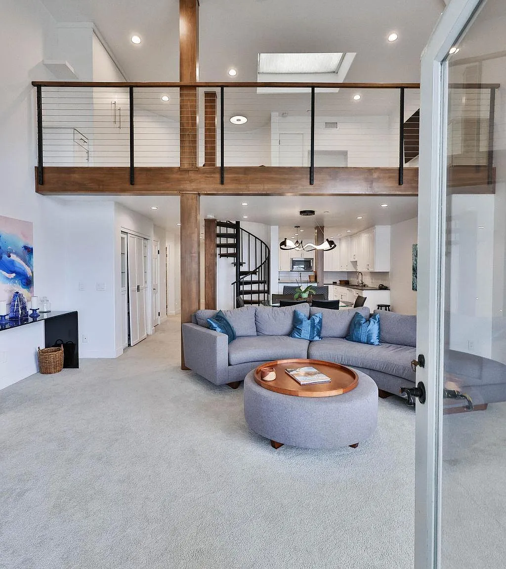 2 bed, 2.5 bath, 1945 sqft, $8,000 — Photo 4