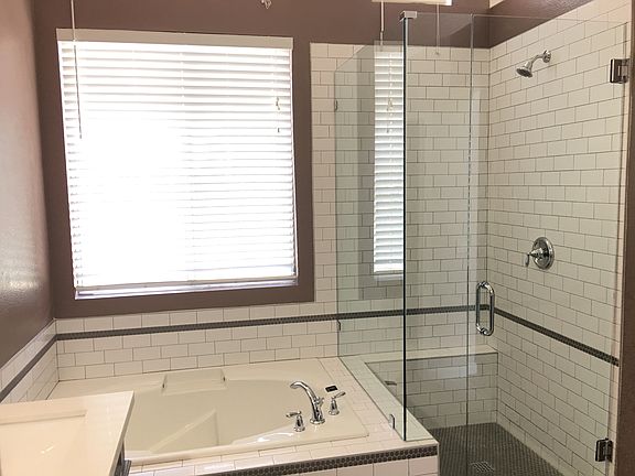 2nd image of 13679 Lindamere Ln