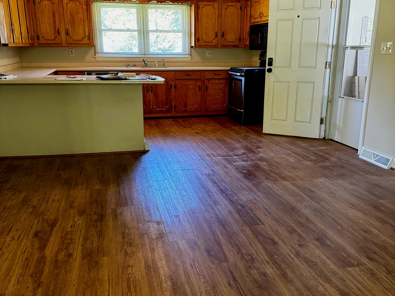 3 bed, 1400 sqft, $1,650 — Photo 4