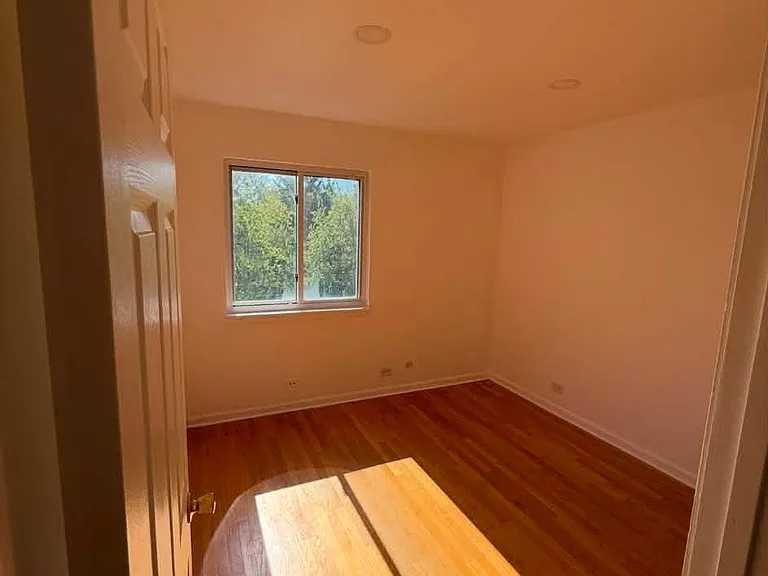 1055 Cove Dr — Photo 8