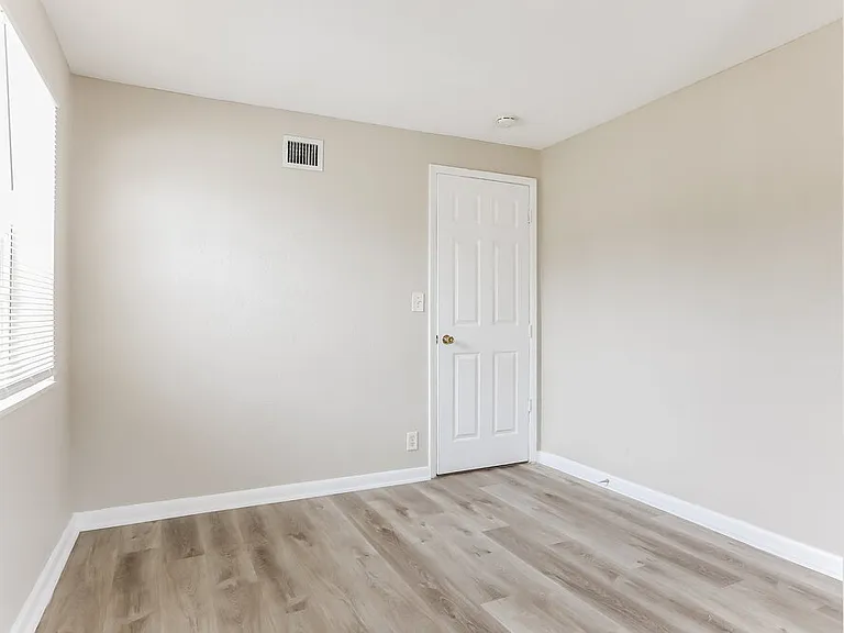 1564 NW 3rd Way — Photo 12
