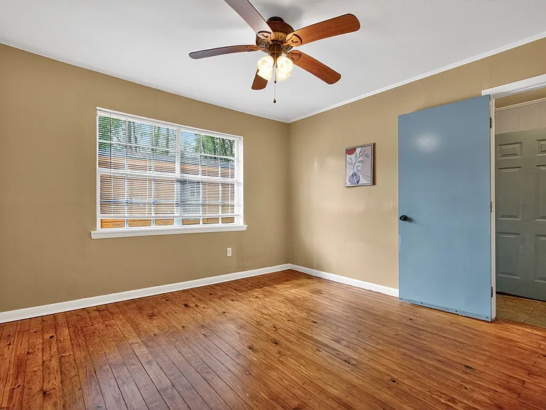 213 Book Ave — Photo 19