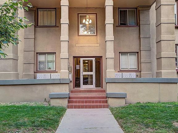 4th image of 1629 N Clarkson St APT 12