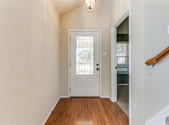 3rd image of 114 Pebble Creek Way