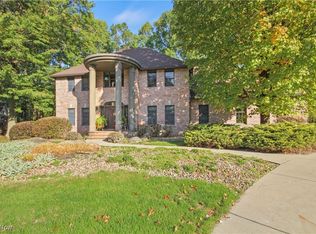 5221 Oyster Bay Dr, Youngstown, OH 44512
