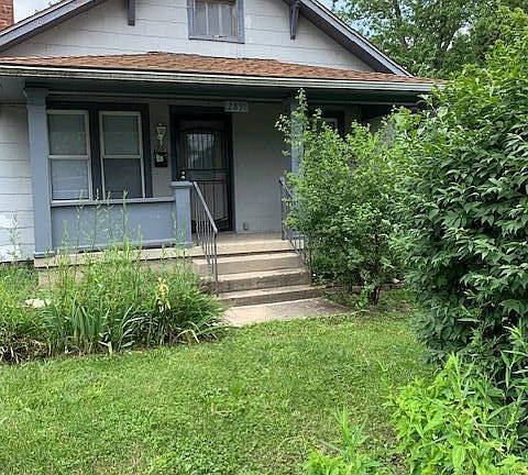 2nd image of 2891 Grasmere Ave