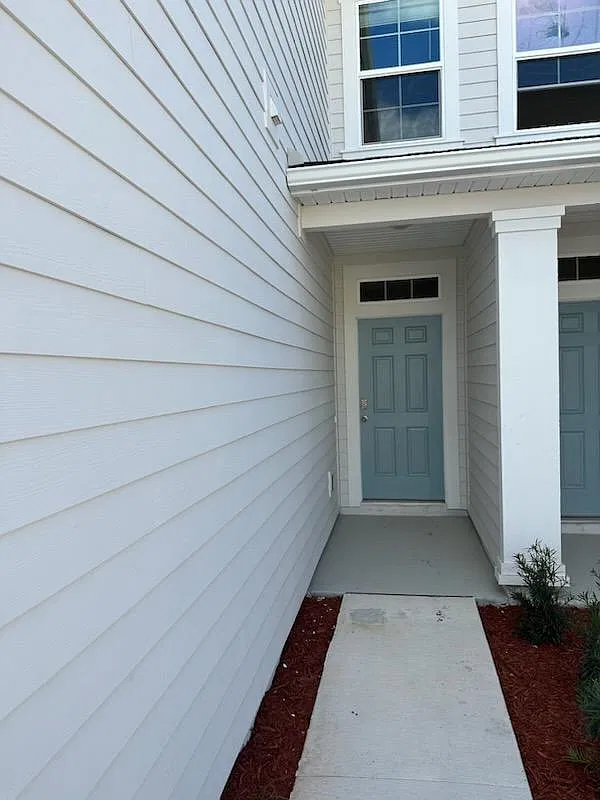 3 bed, 2.5 bath, 1722 sqft, $2,300 — Photo 2