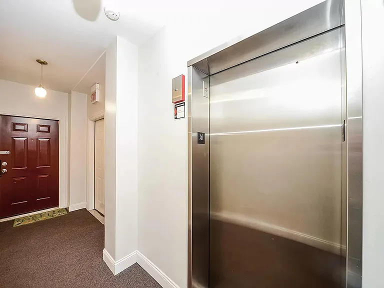 1800 W Erie St #15 — Photo 19