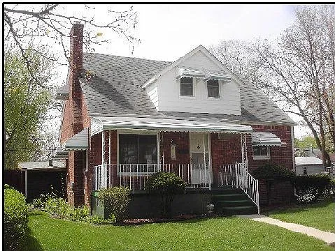 925 Albany St photo 1