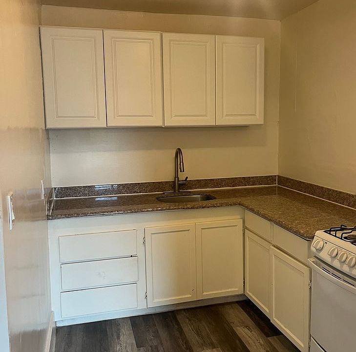 2nd image of 1516 F St