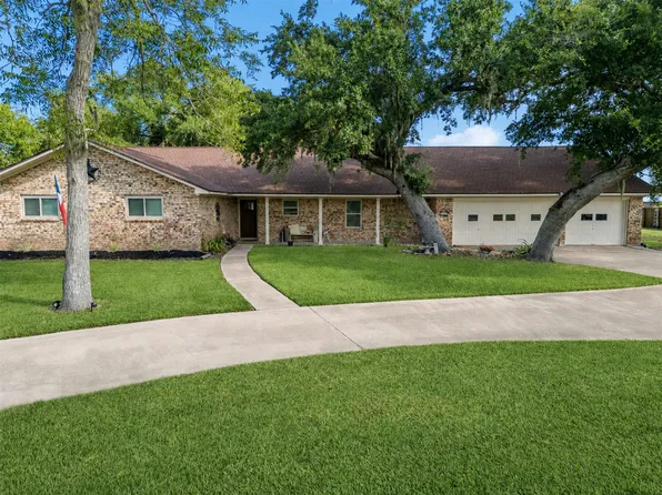 312 County Road 201, Angleton, TX 77515