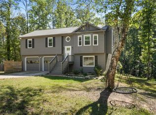 2375 Azalea Dr, Loganville, GA 30052