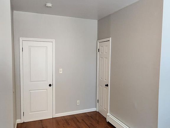 5th image of 40 Laidlaw Ave #A