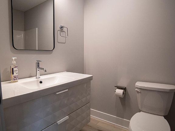4th image of 4007 Vine Ct