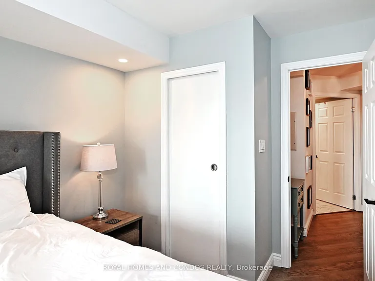 230 Queens Quay W #618 — Photo 31