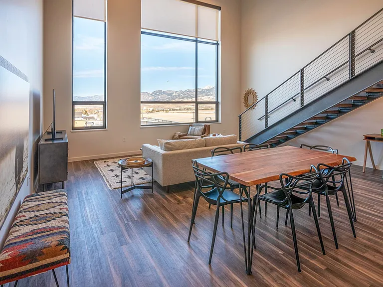 515 W Aspen St #318 — Photo 5
