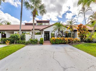 6672 Tiburon Dr, Boca Raton, FL 33433