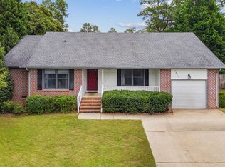 7461 Fairpoint Dr, Fayetteville, NC 28314