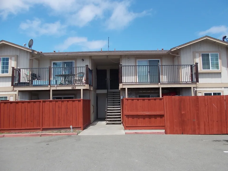 683 Shepherd Ave #D