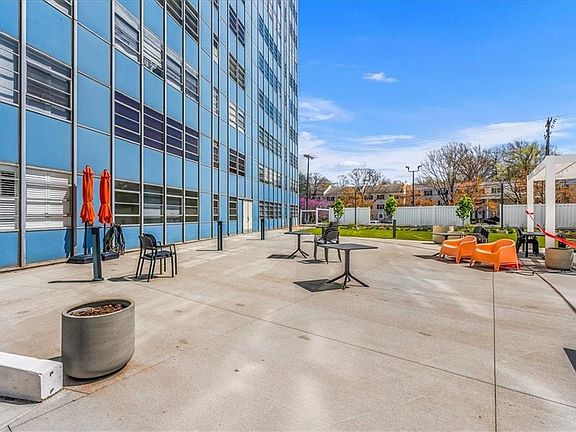 4th image of 333 W Meyer Blvd APT 811