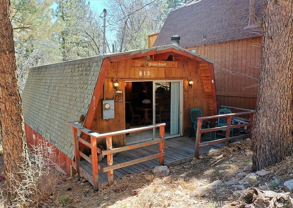 1st image of 813 Cedar Ln