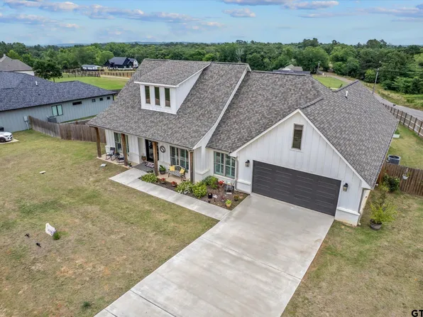 16306 Rainier Dr, Lindale, TX 75771