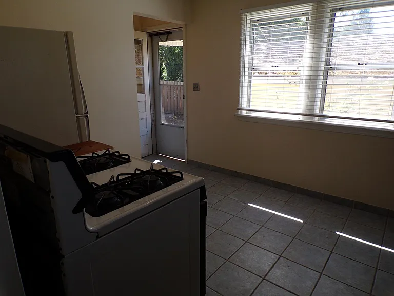 3022 SW Sunset Blvd — Photo 9