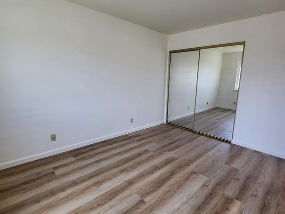 4th image of 538 Railroad Ave #3