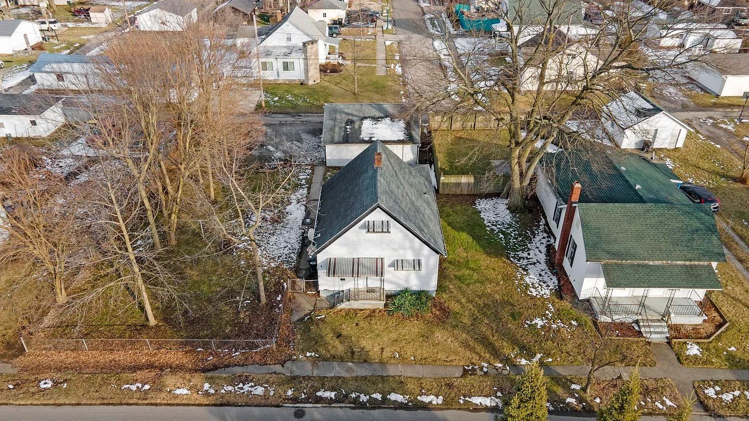 427 Freeman St photo 1